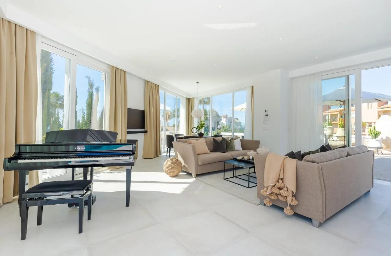 Unique & Luxurious Villa With Heated Pool, Gym & C Malaga Holiday home